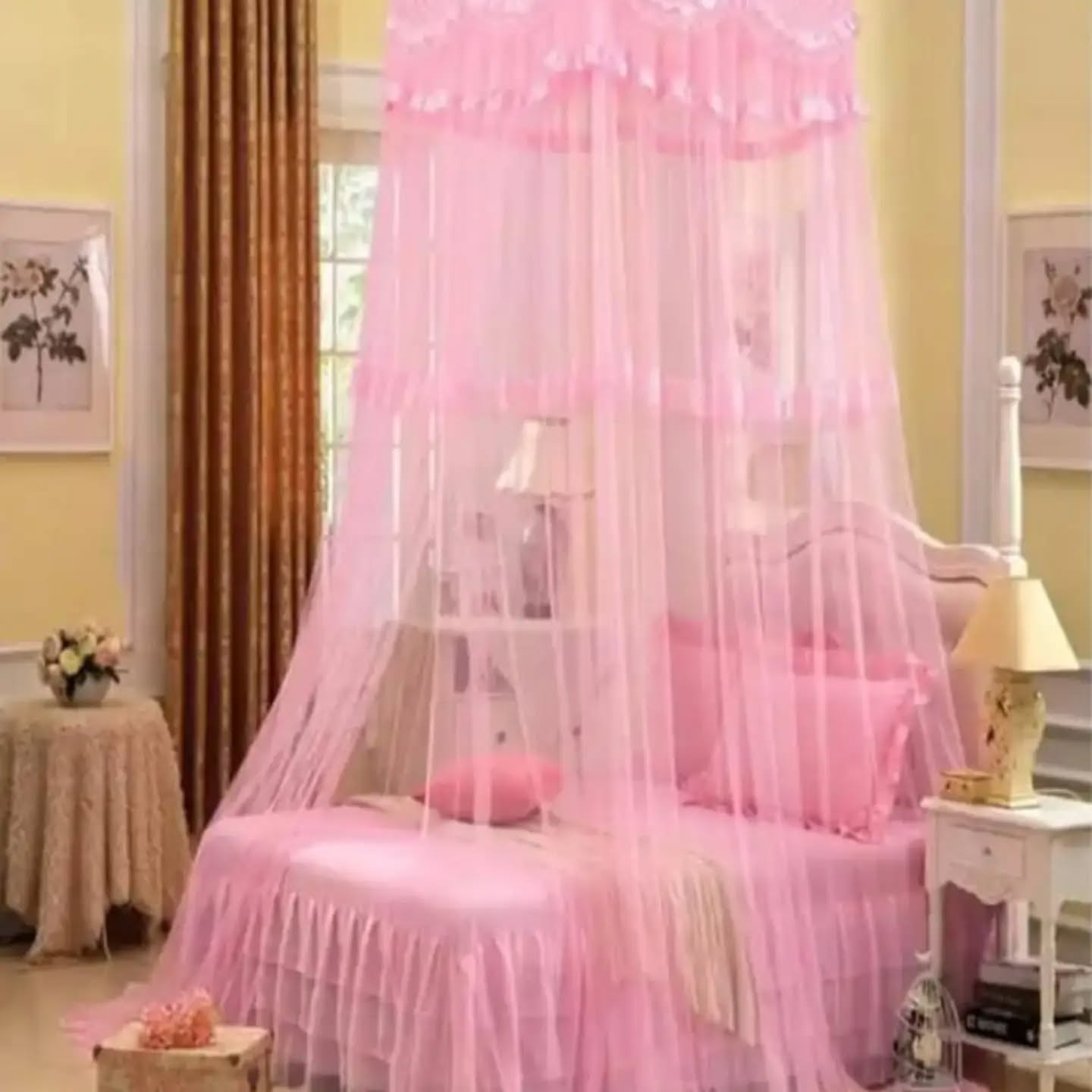 Round Mosquito Nets.